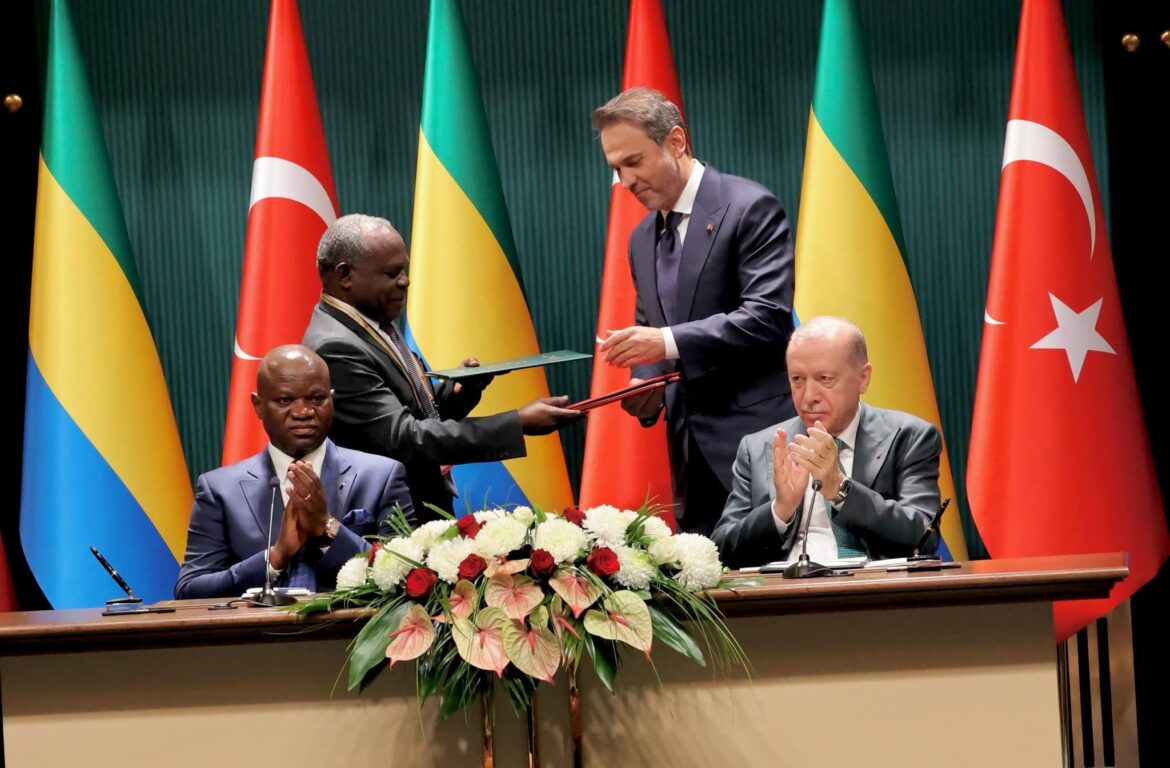 Brice Clotaire Oligui Nguema et Recep Tayyip Erdoğan actent huit protocoles d’accord pour renforcer la coopération entre le Gabon et la Turquie