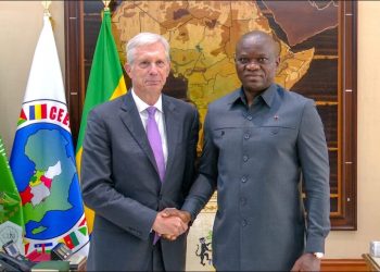Renforcement de la coopération militaire entre le Gabon et les États-Unis : échanges constructifs entre Oligui Nguema et le Lieutenant-Colonel Chad Bucek